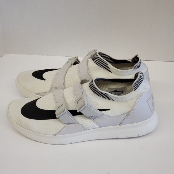 Men Nike Shoes - Picture 4 of 4